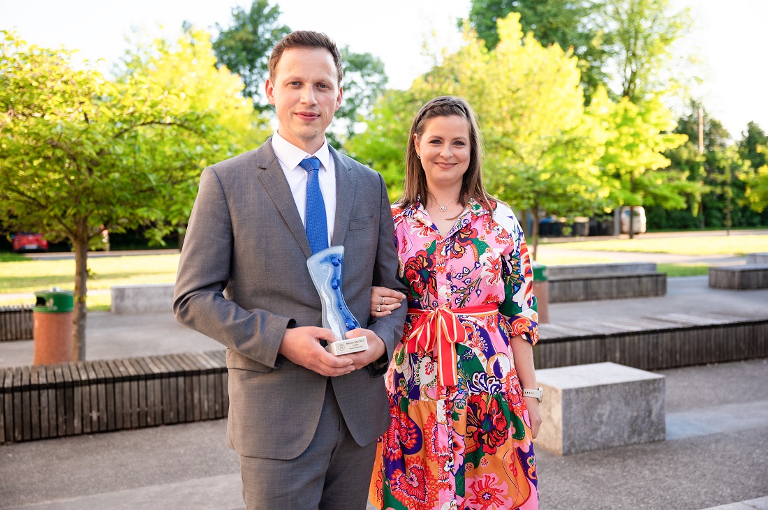 finalist_Simon_Klancnik_Nika_Brili
